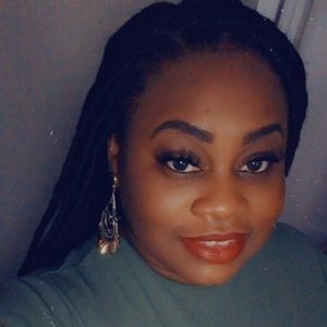 Meet your Posher, Evana